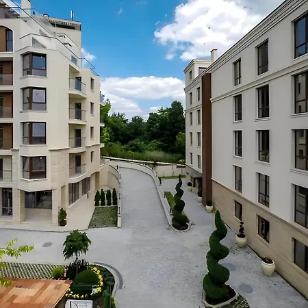 Cabacum Pleasure Beachfront - 50m To And Pool Apartment Varna