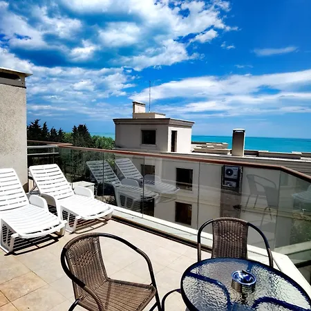 Apartment Cabacum Pleasure Beachfront - 50m To And Pool Varna